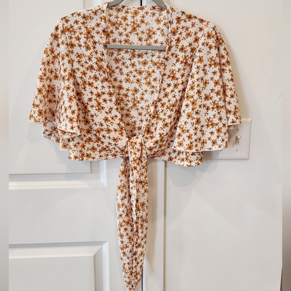 Floral Tie-Front Crop Top in Cream and Brown